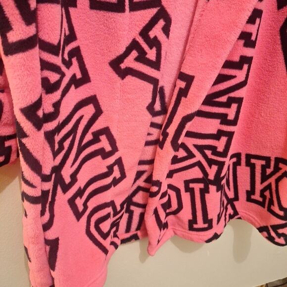 Victoria's Secret PINK Robe Size M/L Hot Pink Logo Fleece Bathrobe. No Belt - Picture 5 of 6
